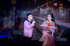 Hồng Phượng tái hiện màn song ca cùng Vũ Linh qua khúc Hàn Mặc Tử  第3张