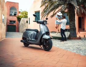 Chiếc xe tay ga y hệt Vespa kết hợp Lambretta, giá rẻ bằng một nửa