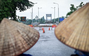 Phú Thọ: Bờ sông Lô sạt lở, đường tỉnh 323 bị chia cắt 