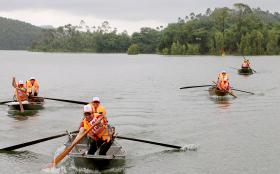 Cuốn hút Giải đua thuyền nan “Âm vang hồ Thác”