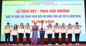  Máy gom băm lục bình, thiết bị hướng dẫn thoát lũ an toàn đạt giải nhất cuộc thi sáng tạo 