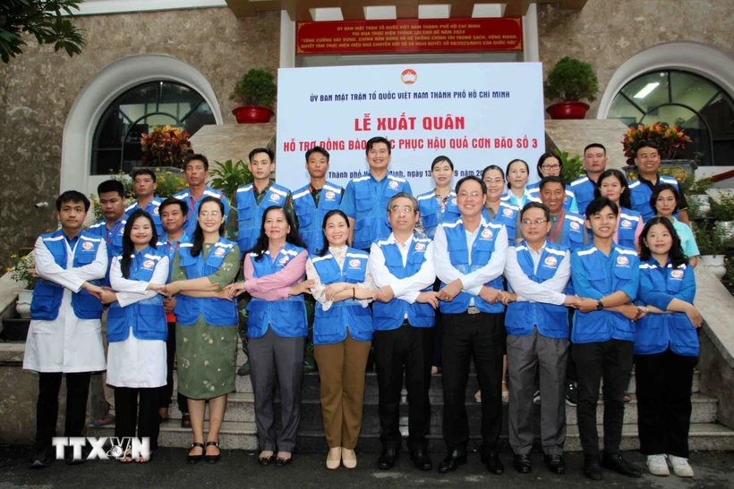  TP.HCM xuất quân Đội tình nguyện viên chung tay cùng đồng bào vùng lũ 