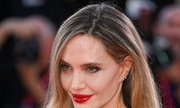  Sự thật về bức ảnh Angelina Jolie hẹn hò 