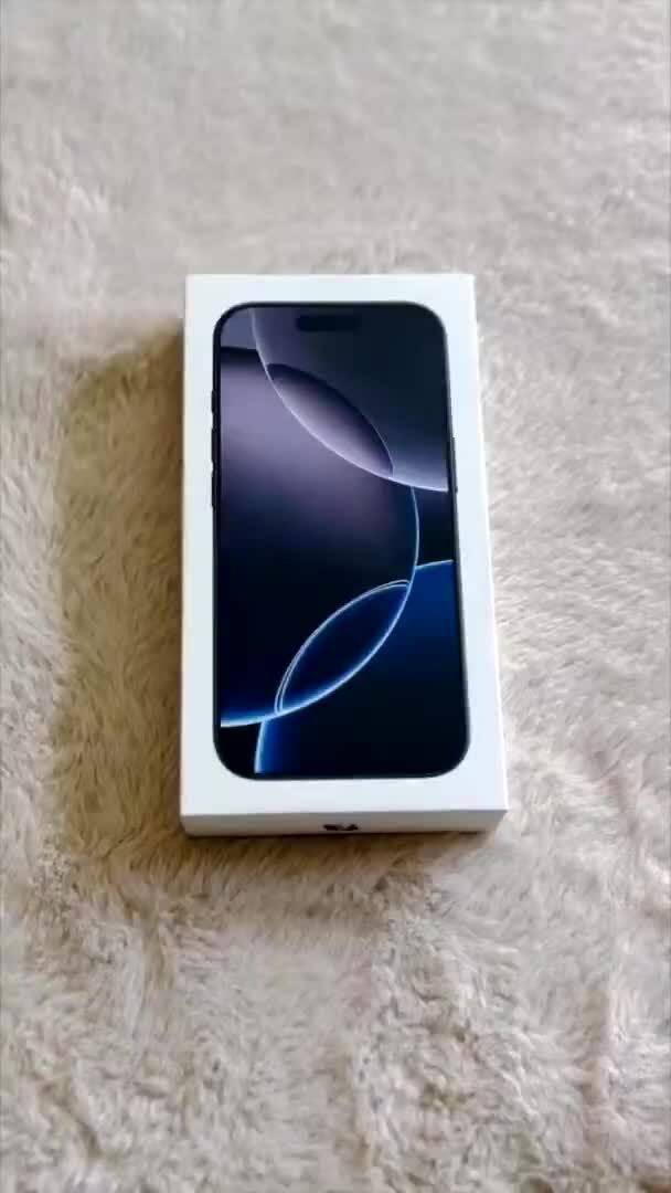 Xuất hiện video mở hộp iPhone 16 Pro 