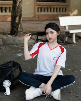 Nhan sắc xinh đẹp của hot girl sinh năm 2002 &quot;gây sốt&quot; tại lễ tốt nghiệp  第12张