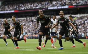  Tottenham &quot;đá gấu&quot; nhưng không cản được Arsenal 第6张