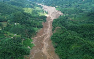 Một con đường ở Hà Nội ngập từ sáng đến tối, đi vài trăm mét mất cả giờ đồng hồ  第23张