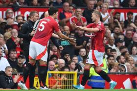 Huyền thoại Man Utd: 'De Ligt không khác gì Maguire' 