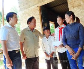 Báo Nông thôn Ngày Nay nâng bước con em nông, ngư dân nghèo tới trường  第2张