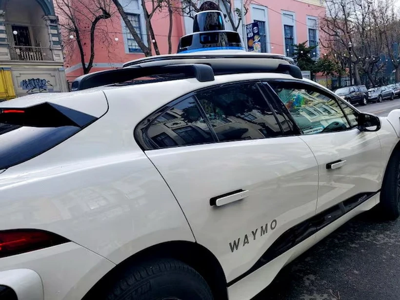  Mỹ điều tra xe tự lái Waymo sau báo cáo về hàng loạt các vụ va chạm 