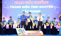  Kêu gọi người dân lên núi lánh nạn, trưởng thôn ở Lào Cai nhận giải Thanh niên sống đẹp 