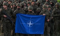  NATO nói sẽ không lùi bước trước Nga 