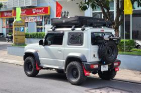 Hết &quot;hot&quot;, Suzuki Jimny có ưu đãi 50% lệ phí trước bạ tại đại lý