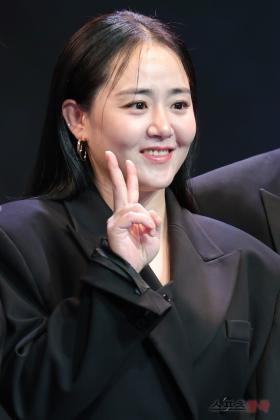  Em gái quốc dân Moon Geun Young phát tướng 