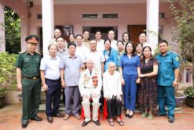 Bí thư, Chủ tịch Hà Nội thăm hỏi, tri ân những nhân chứng lịch sử trong sự kiện Giải phóng Thủ đô