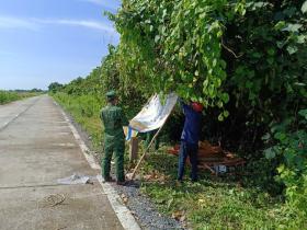  Phát hiện thi thể ngư phủ dạt vào đê biển ở Cà Mau 